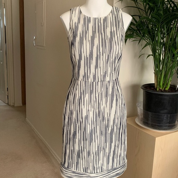 J. Crew Dresses & Skirts - J Crew Navy/Cream  Sheath Dress- size 2